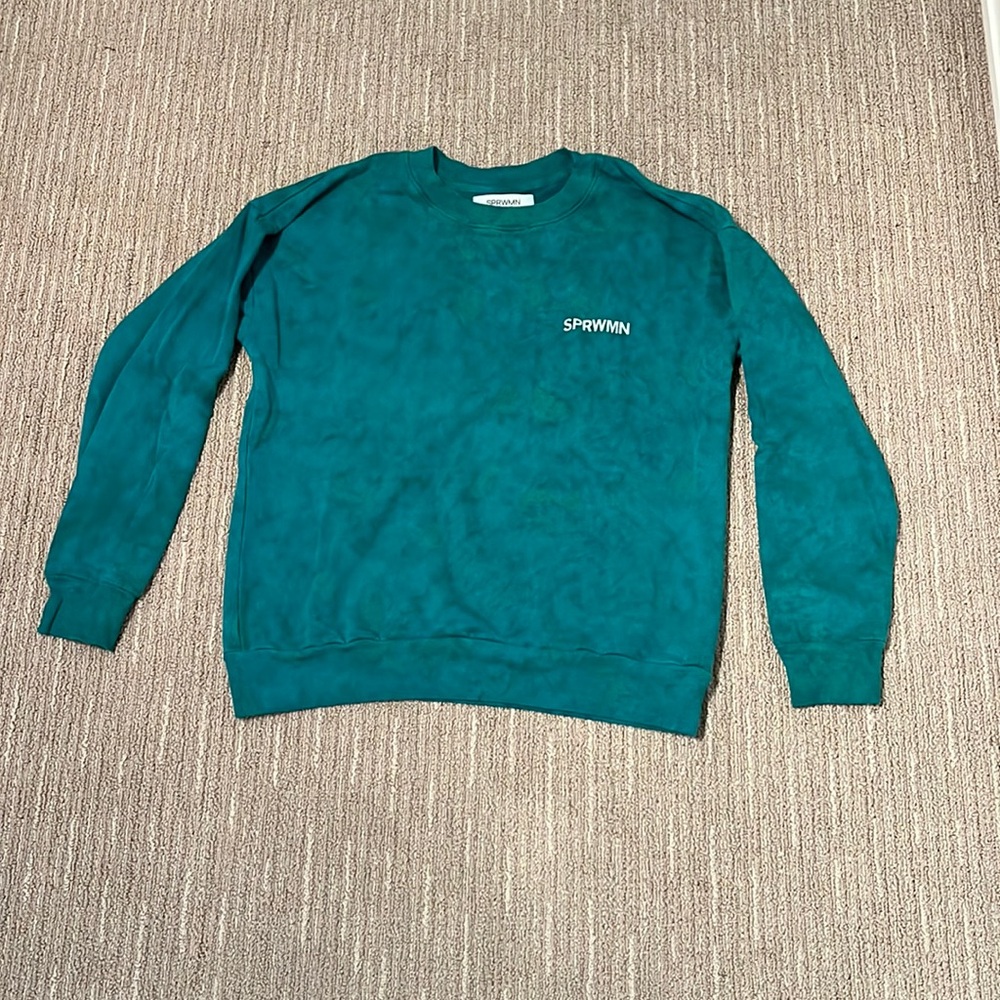 It’s a beautiful green set in perfect condition.